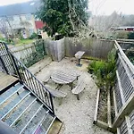 Cozy 1 Bedroom Garden Escape
