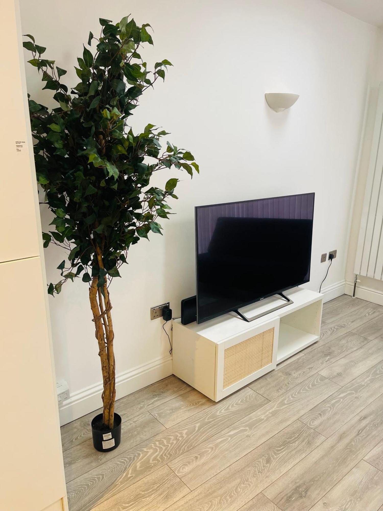 Cozy 1 Bedroom Garden Escape